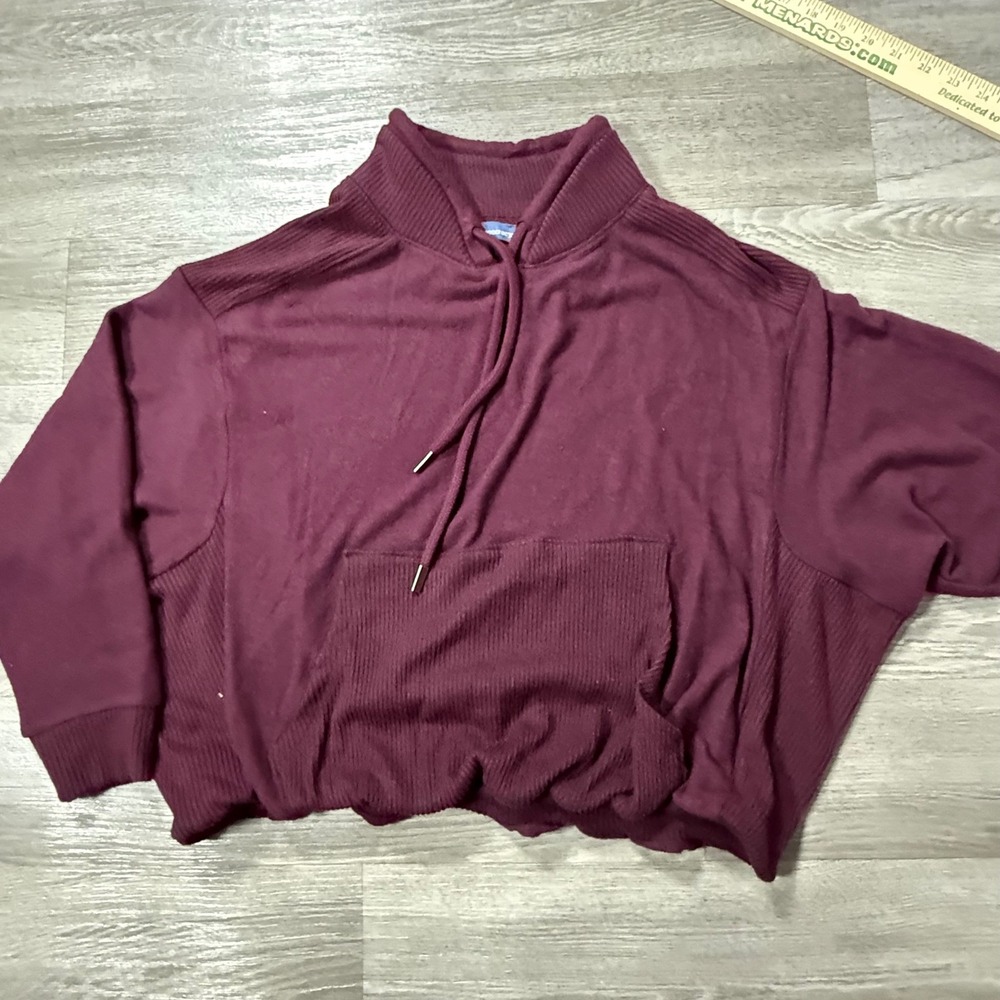 Democracy Burgundy Pullover Mock Neck Ribbed Detail Cropped Sweatshirt‎ Size S
